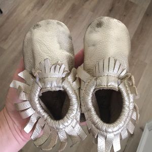 Freshly Picked platinum size 7 moccs